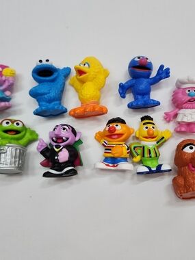 Sesame Street Mini Figures Toy Set - Multicolor Characters